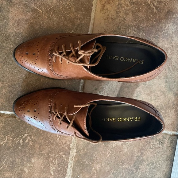 Beautiful cognac heels - Picture 2 of 3